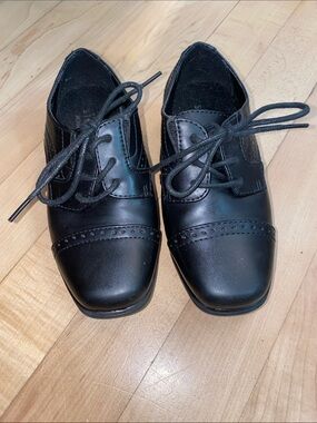Stafford Black Boys Lace-Up Cap Toe Dress Shoes